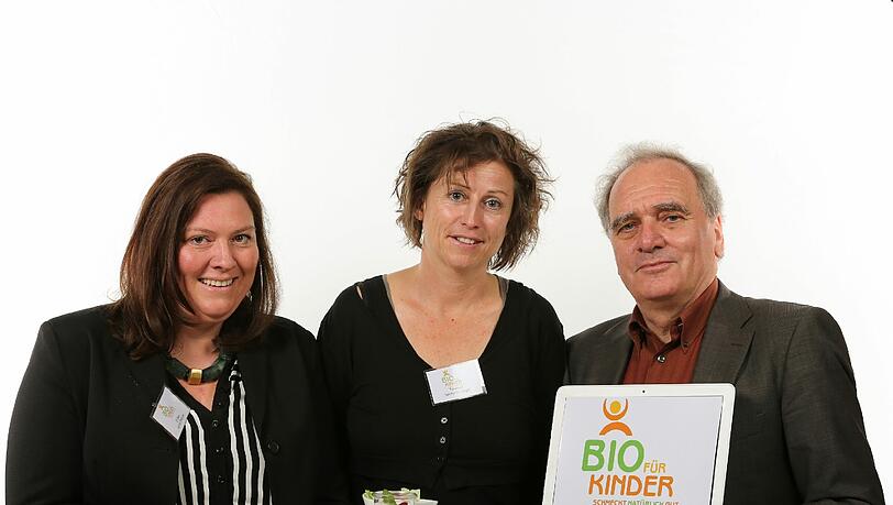 Die Gründer des Speiseplanmanagers: Carola Petrone (Il Cielo), Stephanie Weigel von Tollwood und Gesundheits-Referent Joachim Lorenz (v. l.) Die Gründer des Speiseplanmanagers: Carola Petrone (Il Cielo), Stephanie Weigel von Tollwood und Gesundheits-Referent Joachim Lorenz (v. l.)