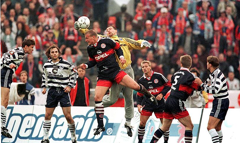 SAISON 1997/1998: Am 14. Februar 1998 spielte der FC Bayern in Berlin gegen Hertha BSC. Im Olympiastadion setzte es eine 1:2-Niederlage für den Rekordmeister.