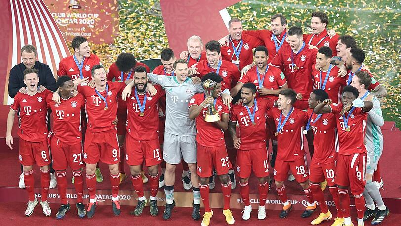 Möglicher Übertragungsweg? Bei der Feier des Klub-WM-Titels küssten die Spieler in gewohnter Manier den Pokal.
