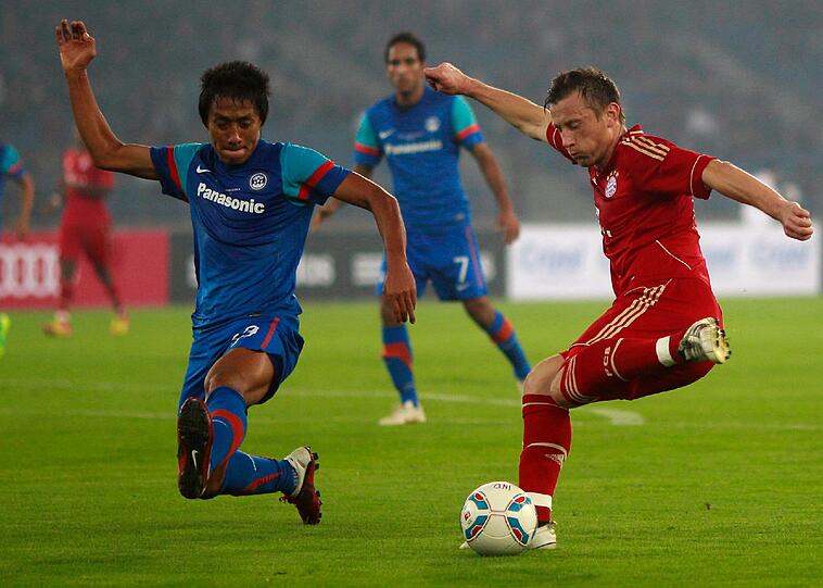 Bayern München hat das Testspiel gegen die Nationalmannschaft von Indien leicht und locker mit 4:0 (4:0) gewonnen. Gomez, Schweinsteiger und Müller trafen für die Münchner. Die Bilder vom Spiel!