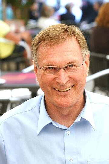 Johannes Singhammer, CSU, München-Nord: &bdquo;Ja. Mit Bauchschmerzen.&ldquo; Das wichtigste sei, eine unkontrollierbare Pleite Griechenlands zu verhindern.