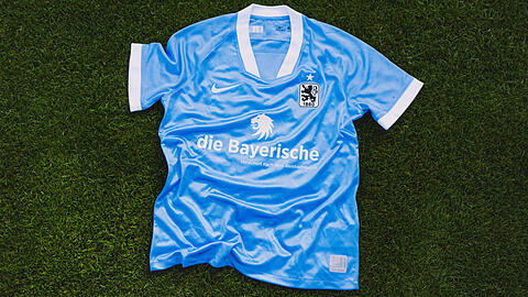 So sieht es also aus: Das neue Heimtrikot des TSV 1860.