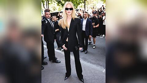 Nicole Kidman bei der Balenciaga-Show im Rahmen der Paris Fashion Week.