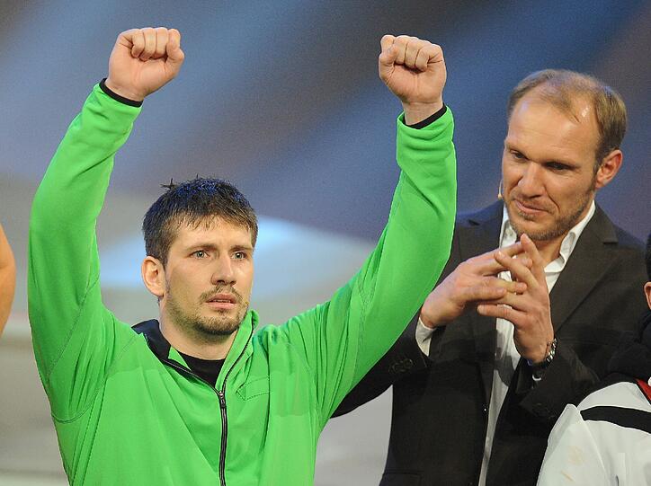 Freude und Trauer zugleich. Daniel Rall mit seinem Wettpaten,  dem oesterreichischen Skifahrer Hermann Maier.