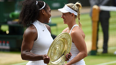 Niederlage im Wimbledon-Finale: Angelique Kerber und Serena Williams (links).