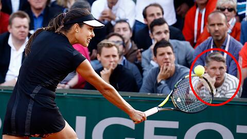 Im Hintergrund die Spielerbox von Ana Ivanovic. Gleich in der ersten Reihe: Bastian Schweinsteiger. Die Jubelbilder des Bayern-Stars zum Durchklicken.