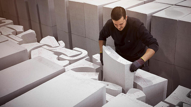 Passt wie angegossen: Die fertigen Bauteile werden nur noch zur Montage zur Baustelle gebracht. Bei Defekt können sie einfach ersetzt werden.