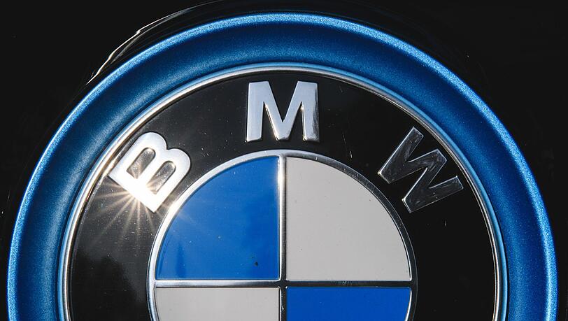 Mit einem Stromverbrauch von 2,1 Megawattstunden pro Auto liegt BMW eigenen Angaben zufolge unter dem durchschnittlichen Verbrauch der europäischen Autobauer. Mit einem Stromverbrauch von 2,1 Megawattstunden pro Auto liegt BMW eigenen Angaben zufolge unter dem durchschnittlichen Verbrauch der europäischen Autobauer.
