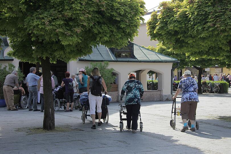 Jährlich pilgern viele Leute nach Altötting.