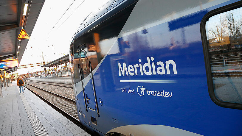 Die Betreiber der Meridian-Züge haben einen Ersatzverkehr eingerichtet.