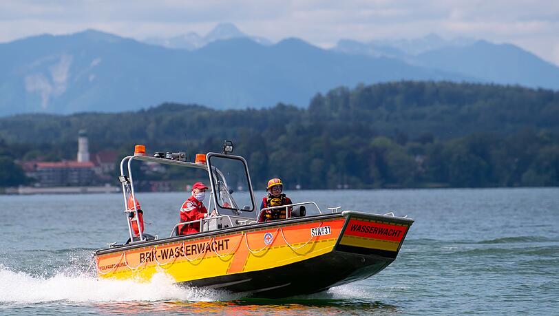 Die Wasserwacht wurde am Sonntag zu einem Einsatz am Starnberger See gerufen. (Symbolbild)
