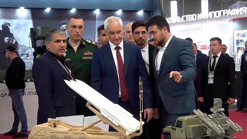 Die jährliche Waffenschau beim Militärforum nahe Moskau gilt als wichtige Präsentationsplattform für die russische Rüstungsindustrie. (Archivbild)