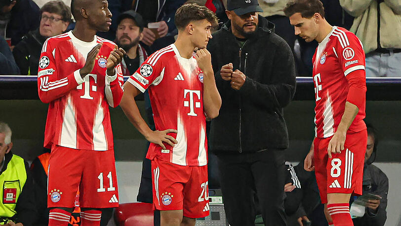 Bayern-Trainer Vincent Kompany (2.v.r.) mit seinen Ergänzungsspielern Nicolas Jackson, Tom Bischof und Leon Goretzka (v.l.), deren Perspektiven durchaus unterschiedlich sind. Bayern-Trainer Vincent Kompany (2.v.r.) mit seinen Ergänzungsspielern Nicolas Jackson, Tom Bischof und Leon Goretzka (v.l.), deren Perspektiven durchaus unterschiedlich sind.