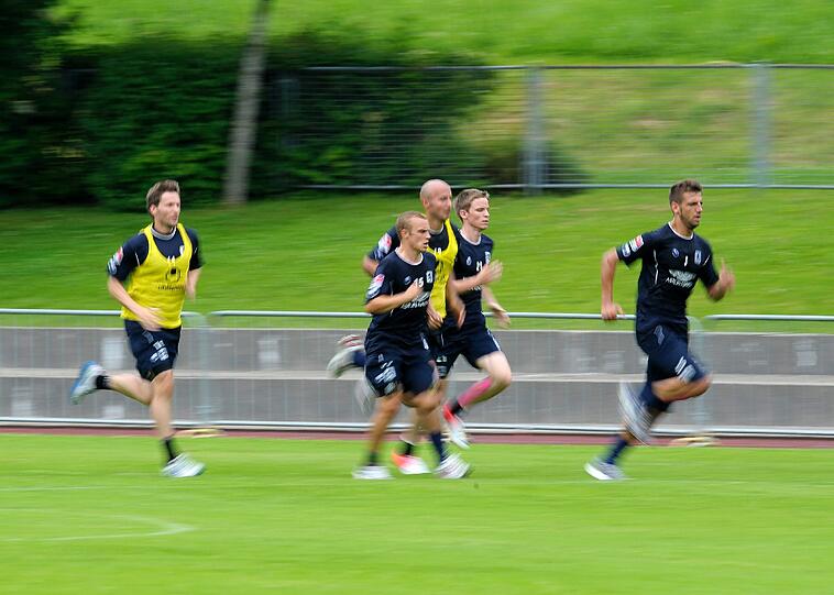 Sprinten steht bei den Löwen auf dem Programm: So hart schuften die Spieler im Trainingslager in Oberstaufen.