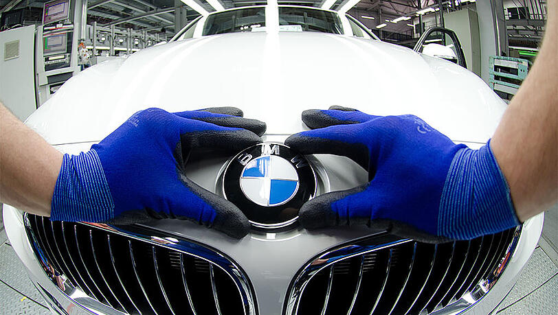 Zulegen konnte der weltgrößte Oberklasse-Hersteller BMW in allen wichtigen Regionen. Zulegen konnte der weltgrößte Oberklasse-Hersteller BMW in allen wichtigen Regionen.