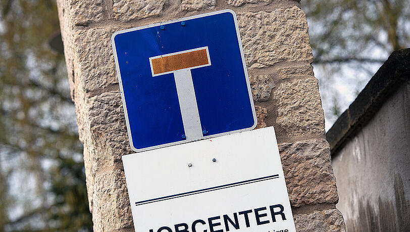 Sackgasse Jobcenter: Vor allem ältere Arbeitslose haben es schwer, wieder einen Job zu bekommen. Sackgasse Jobcenter: Vor allem ältere Arbeitslose haben es schwer, wieder einen Job zu bekommen.