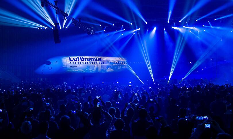 Die Lufthansa präsentiert in München ihr neues Flugzeug vom Typ Airbus A350-900.
