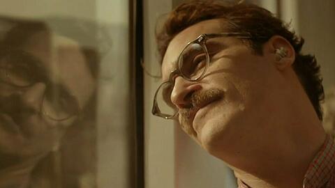 Allein wegen Corona? Mit diesen zehn Filmen, darunter "Her" mit Joaquin Phoenix (Bild), besiegt man die Einsamkeit.