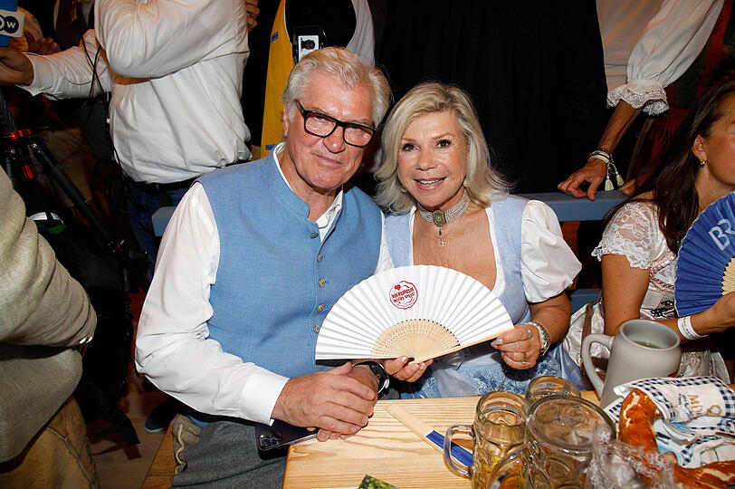 Marianne und Michael Hartl bei der Eröffnung vom 190. Oktoberfest 2025.
