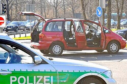 Sperre auf dem Ring: Diesen Sharan stoppte die Polizei