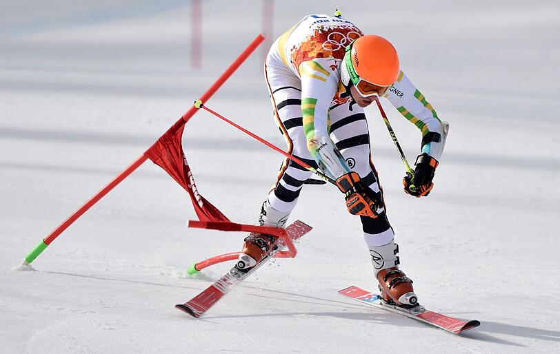 Stefan Luitz fädelt am letzten Tor beim Riesenslalom ein und scheidet im ersten Durchgang aus.