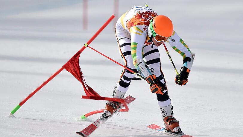Stefan Luitz fädelt am letzten Tor beim Riesenslalom ein und scheidet im ersten Durchgang aus. Stefan Luitz fädelt am letzten Tor beim Riesenslalom ein und scheidet im ersten Durchgang aus.
