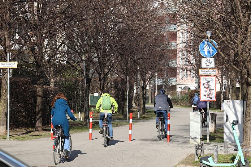 Grün ist noch fast nichts – geradelt wird aber schon recht fleißig.