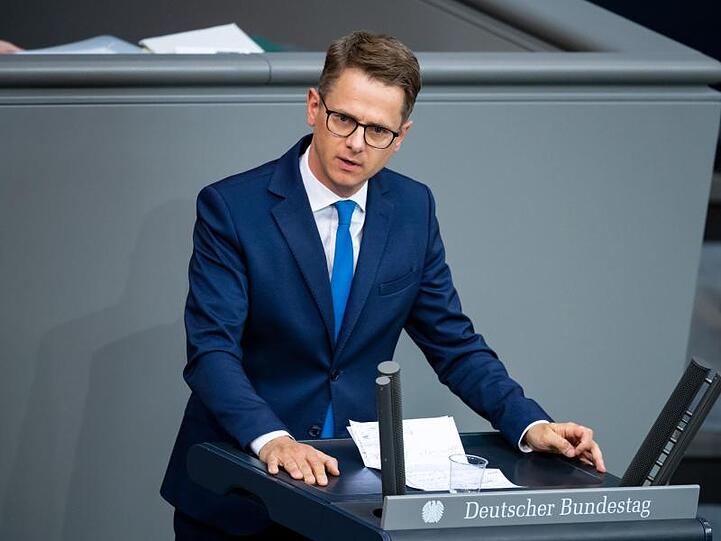 Unionsfraktionsvize Carsten Linnemann (CDU) spricht im Bundestag. Foto: Bernd von Jutrczenka/dpa/Archivbild