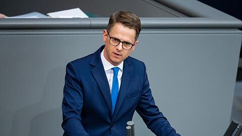 Unionsfraktionsvize Carsten Linnemann (CDU) spricht im Bundestag. Foto: Bernd von Jutrczenka/dpa/Archivbild