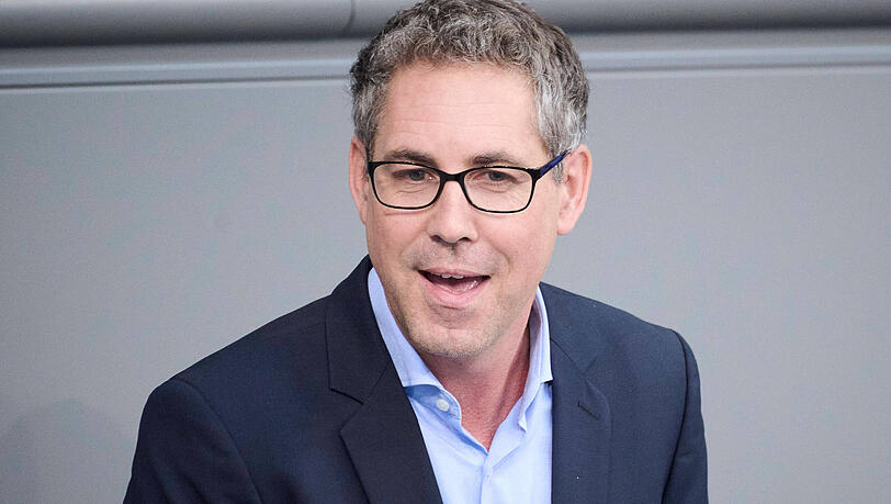 Michael Schrodi (SPD) fordert, bestimmten Firmen in der Übergangsphase zu den Erneuerbaren Energien zu unterstützen. Michael Schrodi (SPD) fordert, bestimmten Firmen in der Übergangsphase zu den Erneuerbaren Energien zu unterstützen.