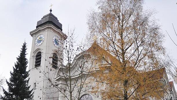 Die Himmelfahrtskirche in Pasing. Die Himmelfahrtskirche in Pasing.