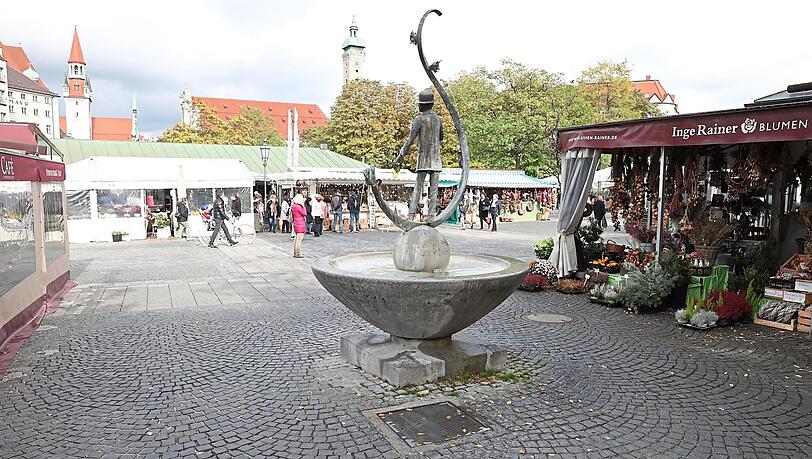 Das Kopfsteinpflaster am Viktualienmarkt ist für Menschen, die schlecht zu Fuß sind, ein Hindernis.