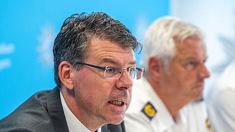 Oberstaatsanwalt Thomas Rauscher erläuterte nach einem Angriff auf Passagiere in einem ICE den Stand der bisherigen Ermittlungen.