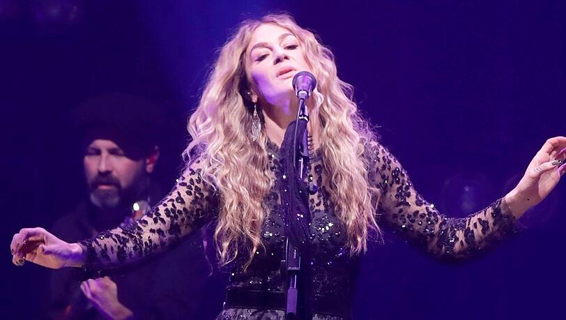 Fleetwood-Mac-Ikone Stevie Nicks muss Konzerte verschieben.