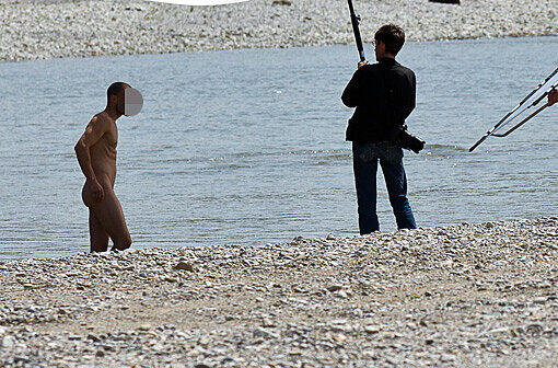 Nackt-Shooting an der Isar: Polizei bremst Star-Fotografen. Die Bilder.