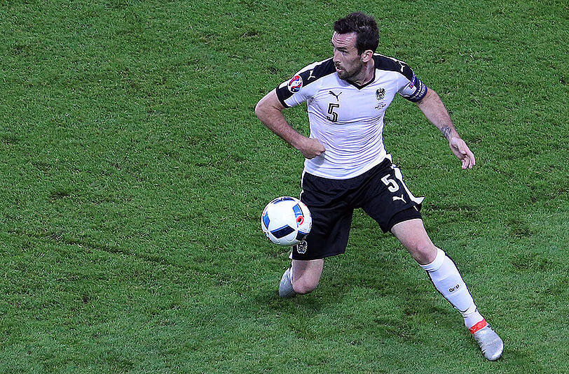 Christian Fuchs hat bei Leicester City noch einen Vertrag bis 2018.