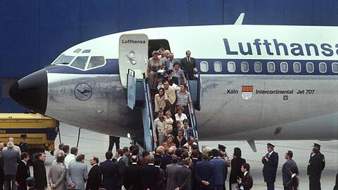 Nach dem Geiseldrama in der "Landshut" im Jahr 1977: Die Befreiten sind in Köln/Bonn gelandet. (Archivbild)