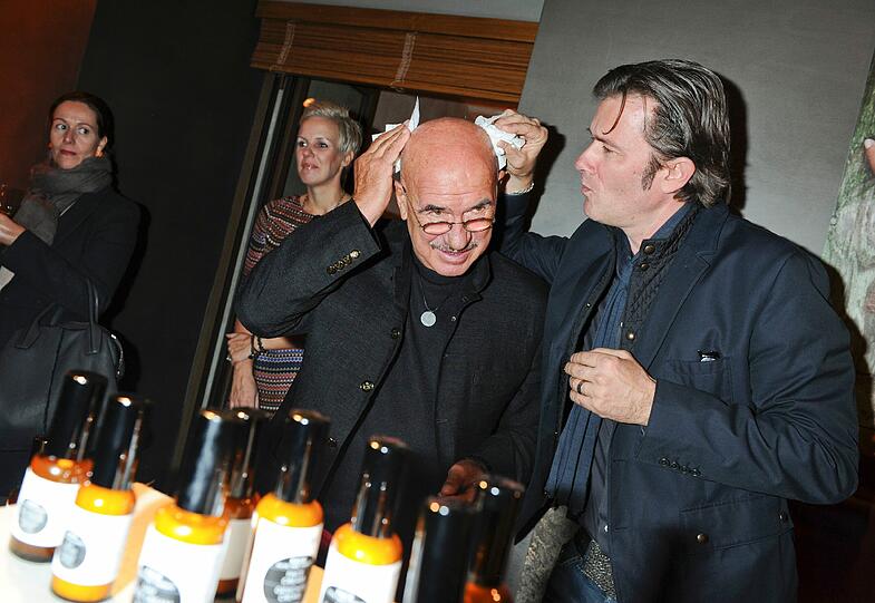 Otto Retzer und John Munich beim mediterranen Abend der Schweizer Naturkosmetikmarke OLIVEDA im Bayerischen Hof.
