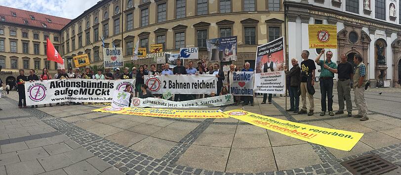 Protestdemo gegen die dritte Startbahn am Freitag in der Neuhauser Straße.