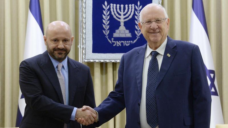 Abdallah Chatila neben Reuven Rivlin (l-r), dem Staatspräsidenten von Israel. Foto: Mark Neyman/GPO/dpa Abdallah Chatila neben Reuven Rivlin (l-r), dem Staatspräsidenten von Israel. Foto: Mark Neyman/GPO/dpa
