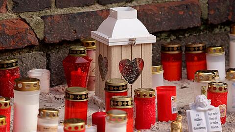 Der gewaltsame Tod des Grundsch&uuml;lers Fabian sorgte f&uuml;r Trauer und Fassungslosigkeit. (Archivbild)