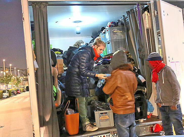 Bislang haben die Angels nur einen Anhänger, in dem sie die Spenden für die Flüchtlinge lagern. Sie wünschen sich zwei Wohncontainer.