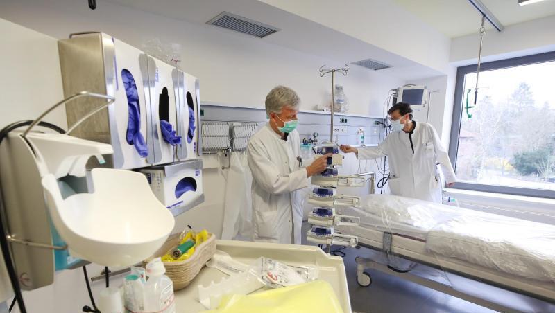 Ein Intensivbett mit Beatmungsgerät im Allgemeinen Krankenhaus Viersen. Ein Intensivbett mit Beatmungsgerät im Allgemeinen Krankenhaus Viersen.