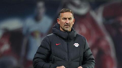 Als Platzhalter an der Seitenlinie soll Achim Beierlorzer im Fernduell mit dem FC Brügge wenigstens noch Gruppenplatz sichern.