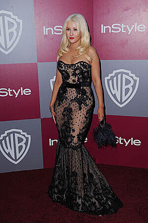 In einem Kleid, das ihre Weiblichkeit mehr als betonte, kam sie zu den Golden Globes.