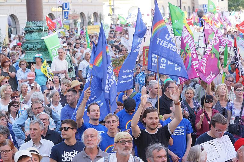 Großdemonstration in München gegen den G7-Gipfel: Die Bilder von der Protestkundgebung.