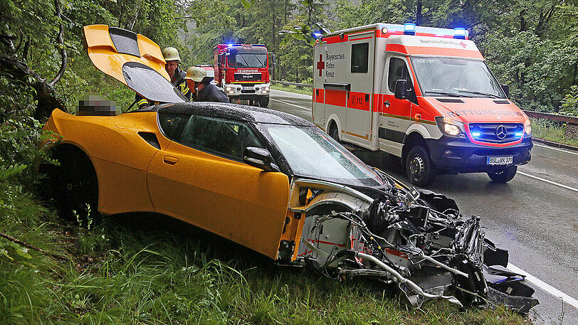 Der ursprünglich 100.000 Euro teure Lotus Evora 400 hatte nach dem Unfall nur noch Schrottwert.