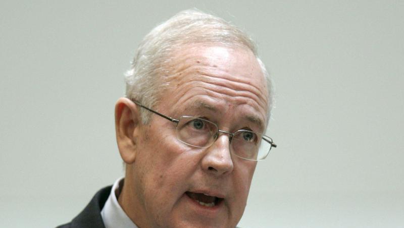Kenneth Starr, Sonderermittler im Amtsenthebungsverfahren gegen den damaligen US-Präsidenten Bill Clinton, gehört zum Trump-Team. Kenneth Starr, Sonderermittler im Amtsenthebungsverfahren gegen den damaligen US-Präsidenten Bill Clinton, gehört zum Trump-Team.