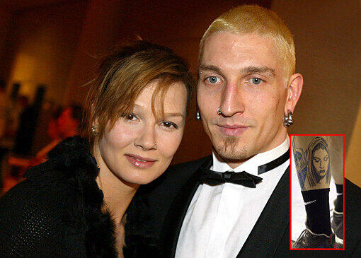 Traumpaar auf Zeit: Bei der ehemaligen Schwimmerin Franziska van Almsick und dem Ex-Handballnationalspieler Stefan Kretzschmar hat es leider nicht auf Dauer geklappt. Von 2000 bis 2004 waren sie das bekannteste Sportler-Paar in Deutschland. Was von der Beziehung übrig geblieben ist: Ein Tattoo von Franziska van Almsick auf Kretzschmars Wade.