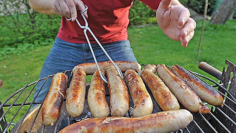 Bratwürste sind der Klassiker auf dem Grill. Die Stiftung Warentest war von der Qualität der gestesten Produkte angetan. Bratwürste sind der Klassiker auf dem Grill. Die Stiftung Warentest war von der Qualität der gestesten Produkte angetan.